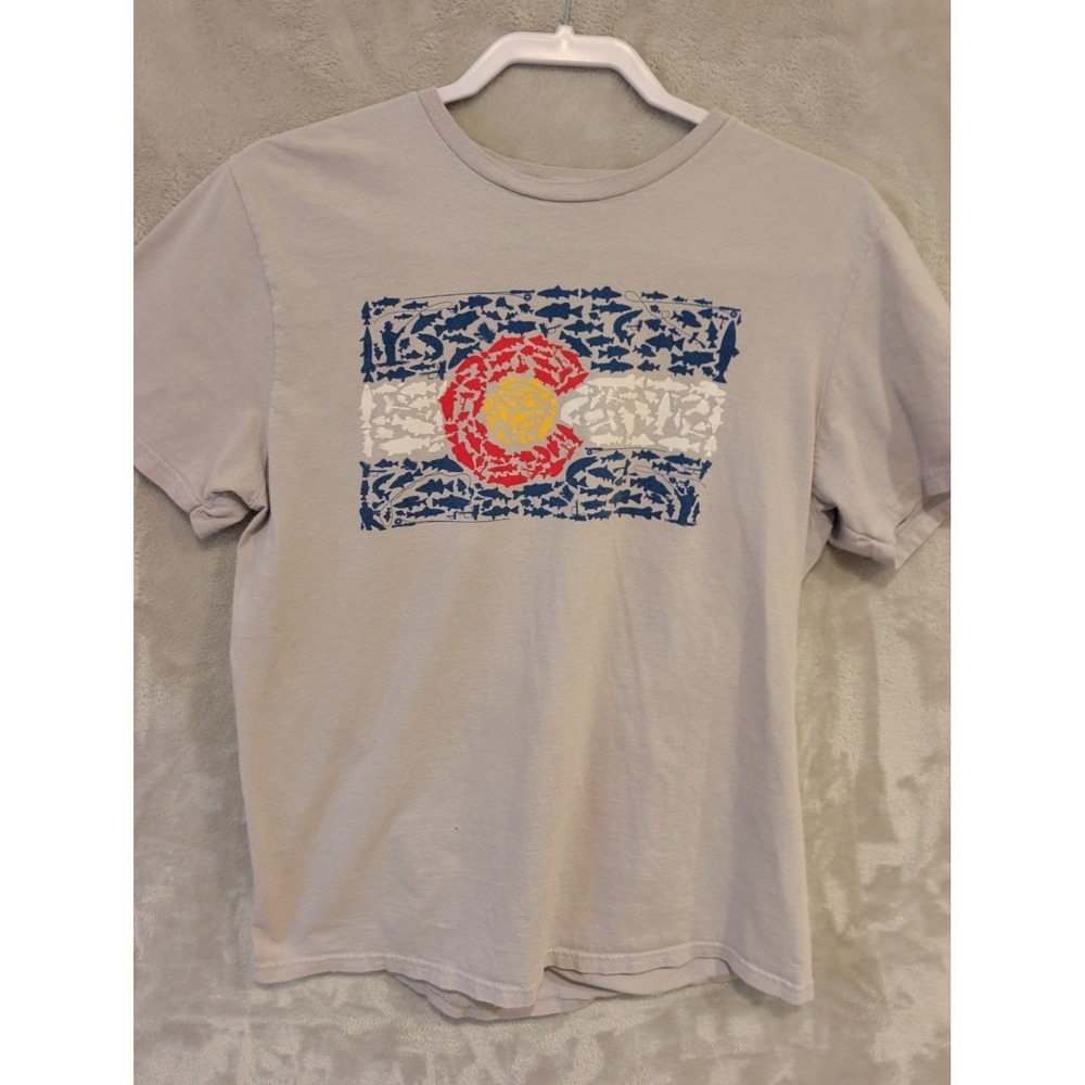 Colorado Flag Fish Graphic T-Shirt Beige Outdoor Fishing Tee Adult‎ S